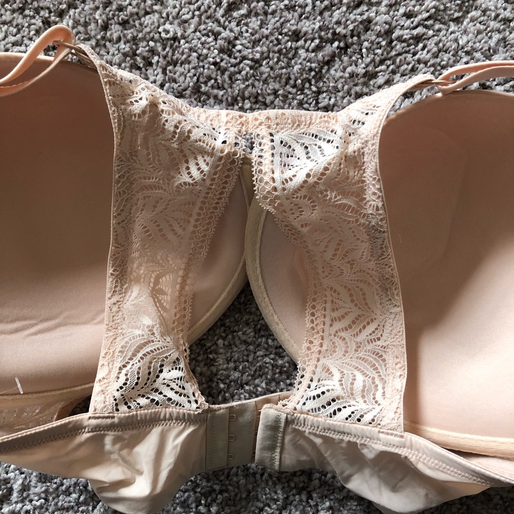 NWOT Paramour lace back detail Bra- 38G